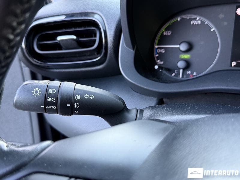 2020 Toyota Yaris — Miniatură 18