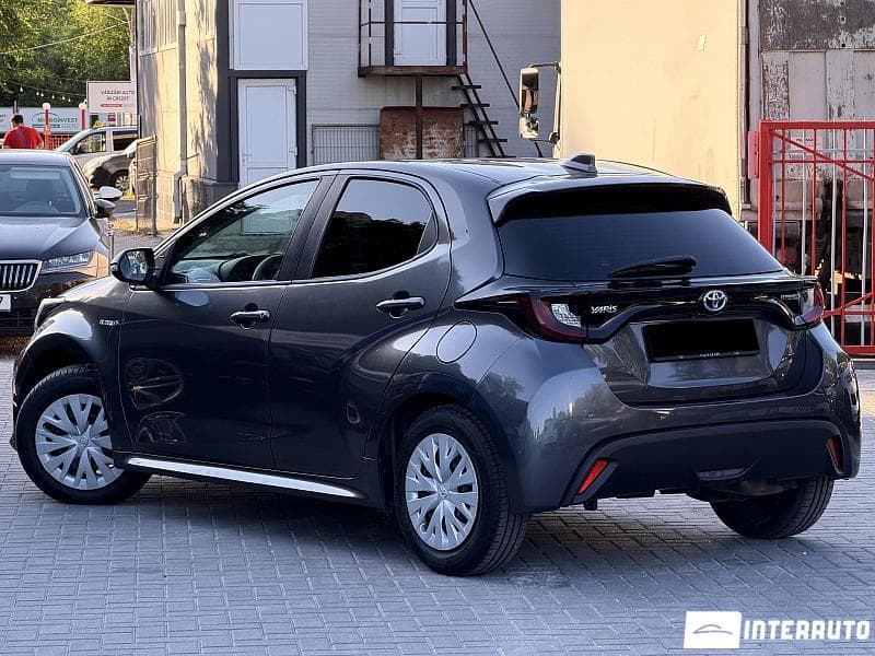 2020 Toyota Yaris — Miniatură 2