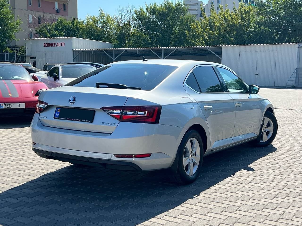 2017 Skoda Superb — Miniatură 4