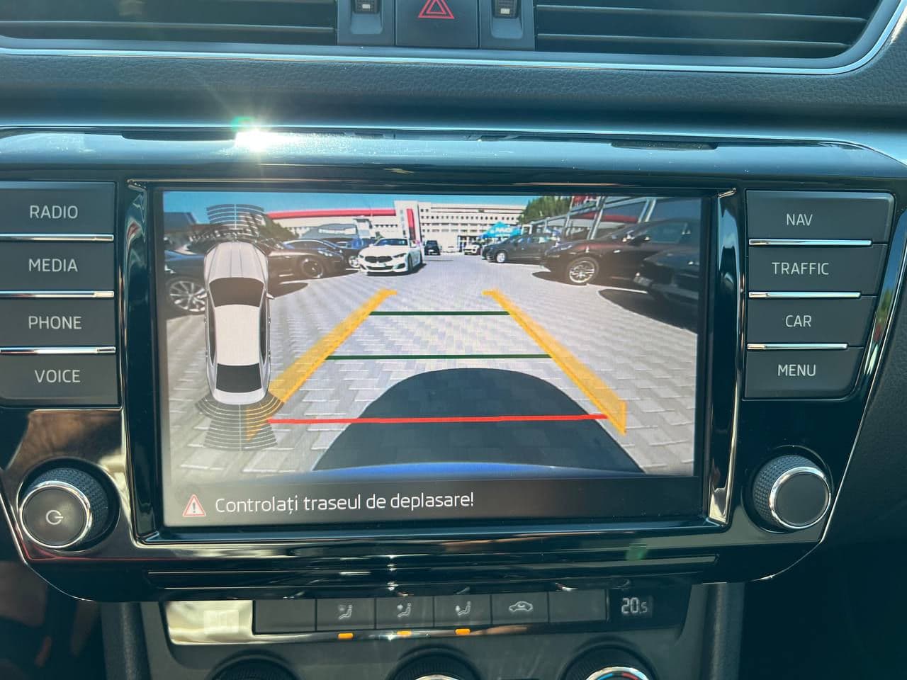 2017 Skoda Superb — Miniatură 10