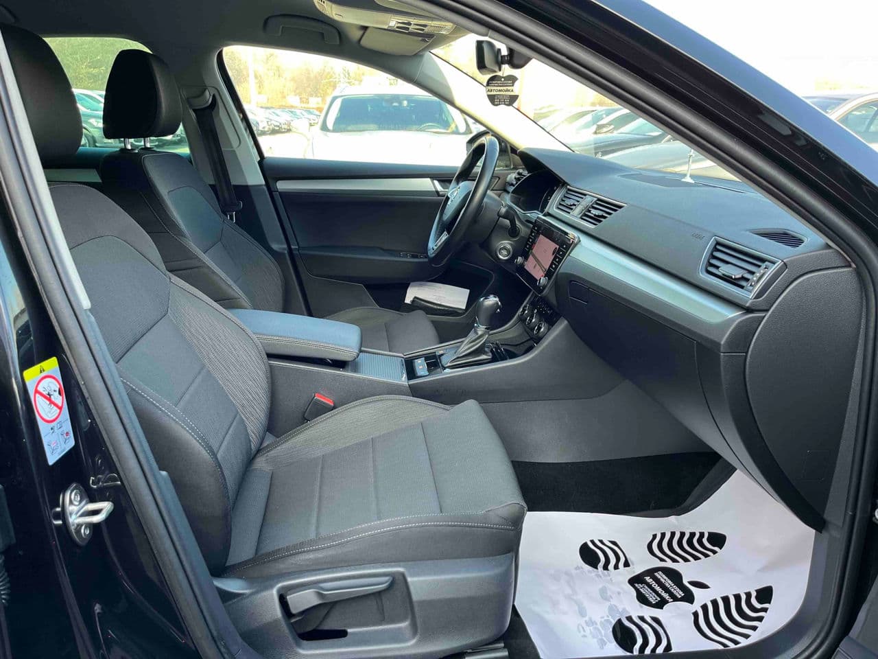 2018 Skoda Superb — Miniatură 18