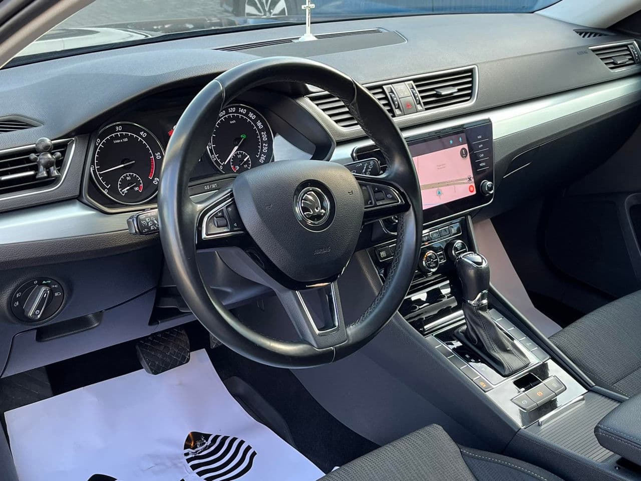 2018 Skoda Superb — Miniatură 8