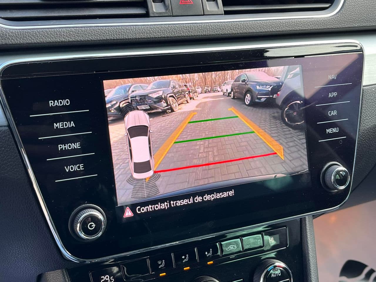 2018 Skoda Superb — Miniatură 13