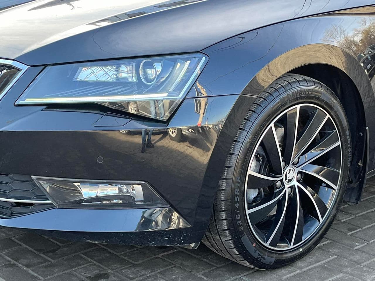 2018 Skoda Superb — Miniatură 5