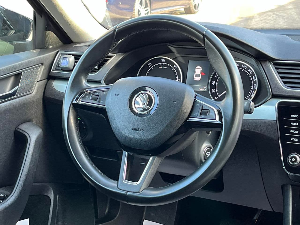 2018 Skoda Superb — Miniatură 10