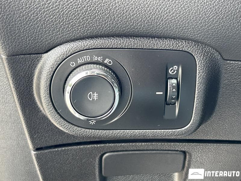 Opel Zafira 2015 — Миниатюра 9