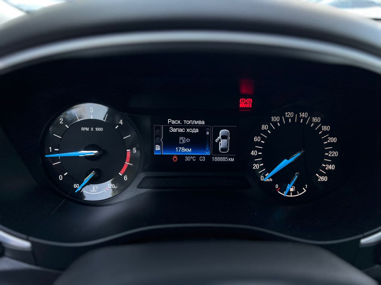 Ford Mondeo 2016 — Миниатюра 10