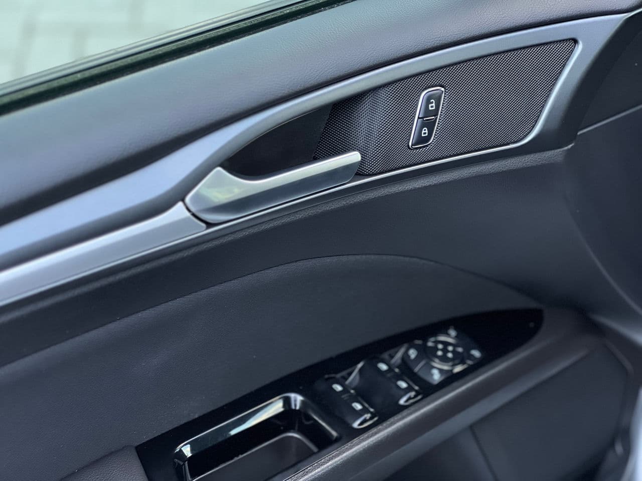 Ford Mondeo 2016 — Миниатюра 6
