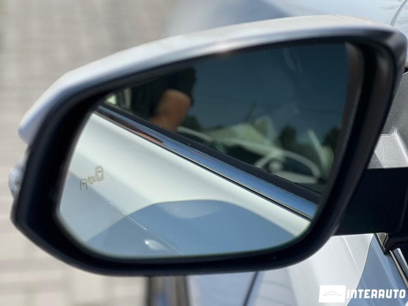 2017 Toyota Rav-4 — Miniatură 7