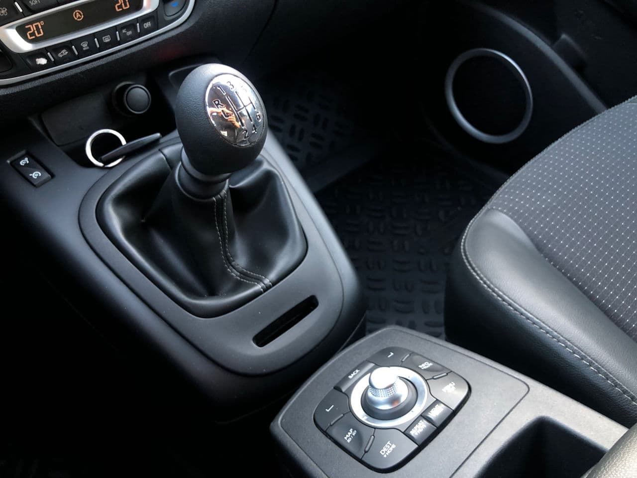 2012 Renault Grand Scenic — Miniatură 12