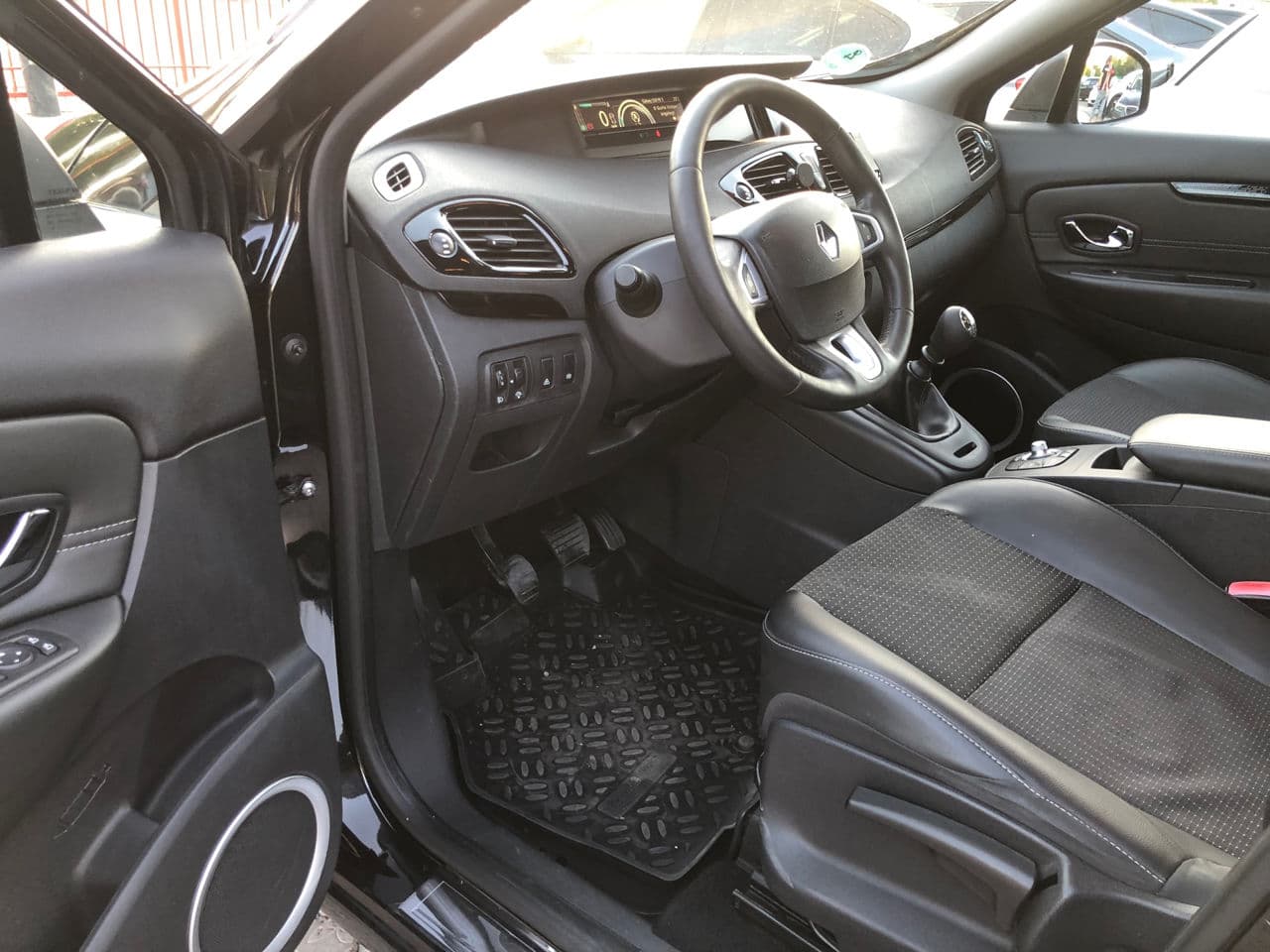 2012 Renault Grand Scenic — Miniatură 6