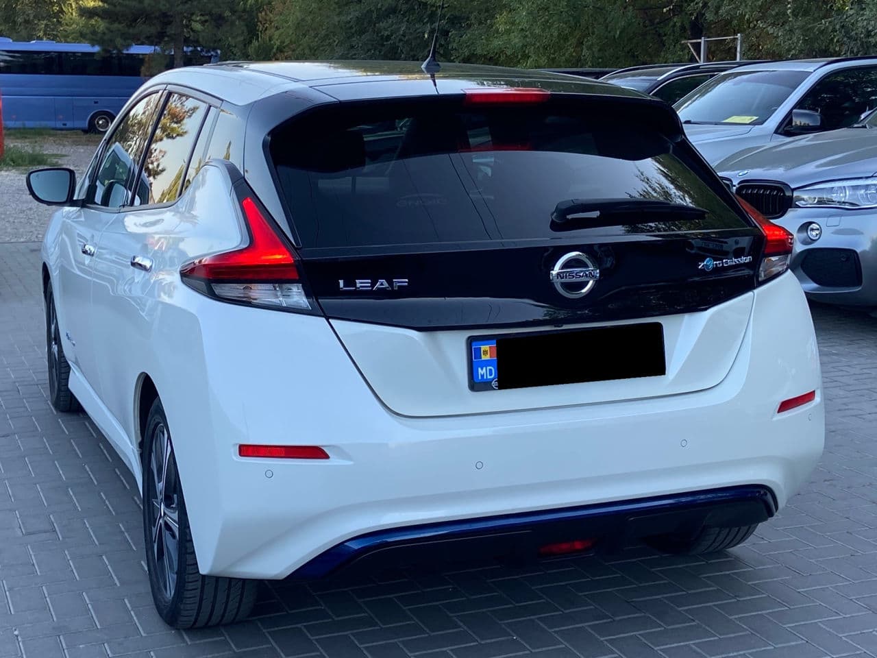 2018 Nissan Leaf — Miniatură 4