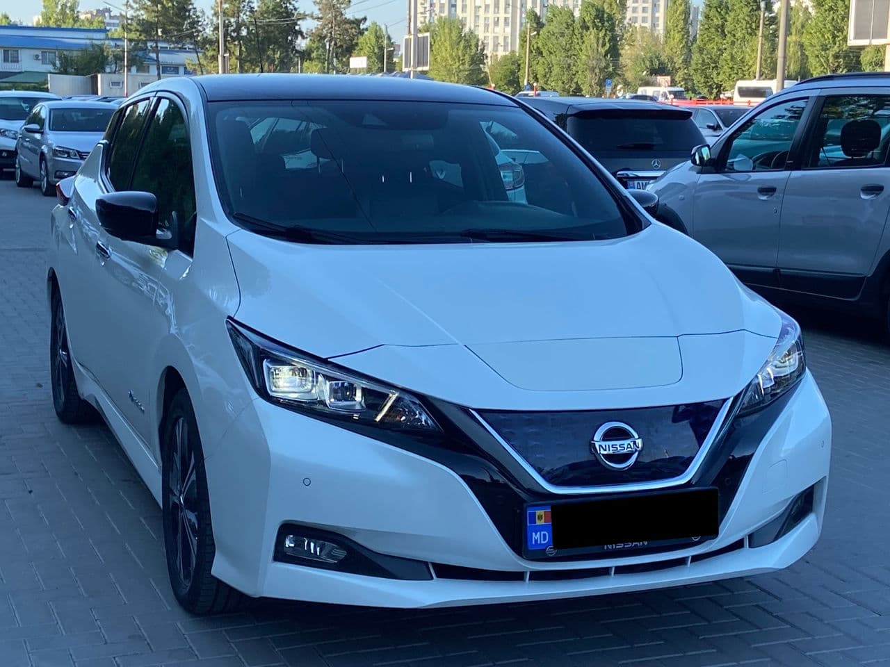 2018 Nissan Leaf — Miniatură 3