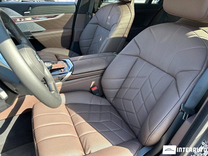 BMW i7 XDrive60 2023 — Миниатюра 7