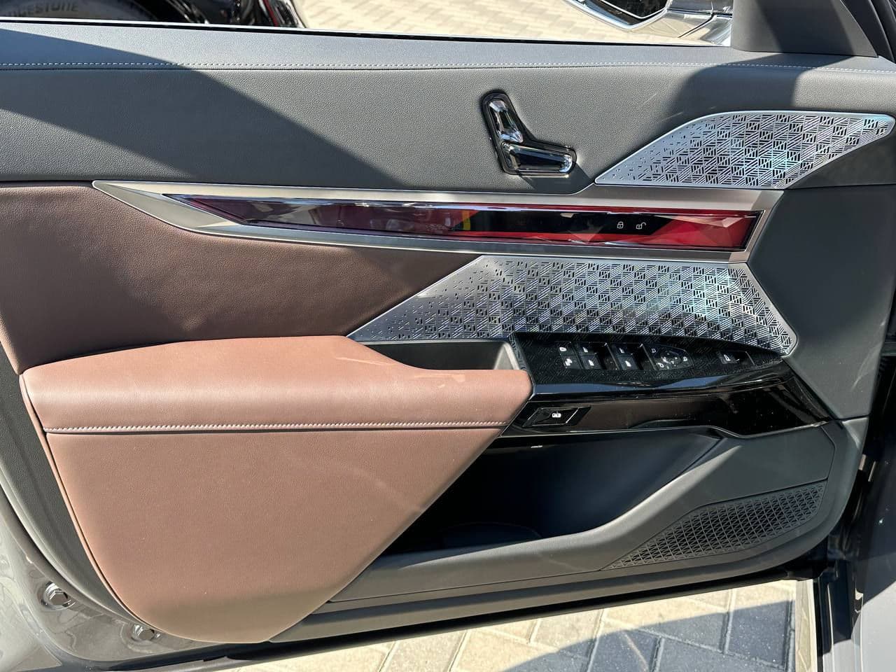 BMW i7 XDrive60 2023 — Миниатюра 5