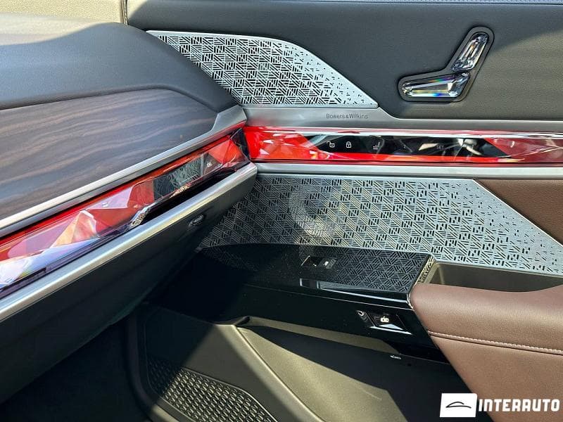 BMW i7 XDrive60 2023 — Миниатюра 10