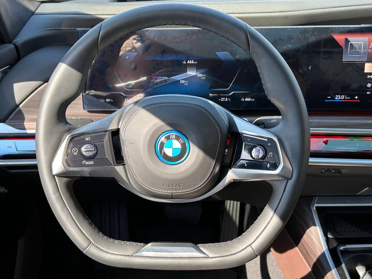 BMW i7 XDrive60 2023 — Миниатюра 8