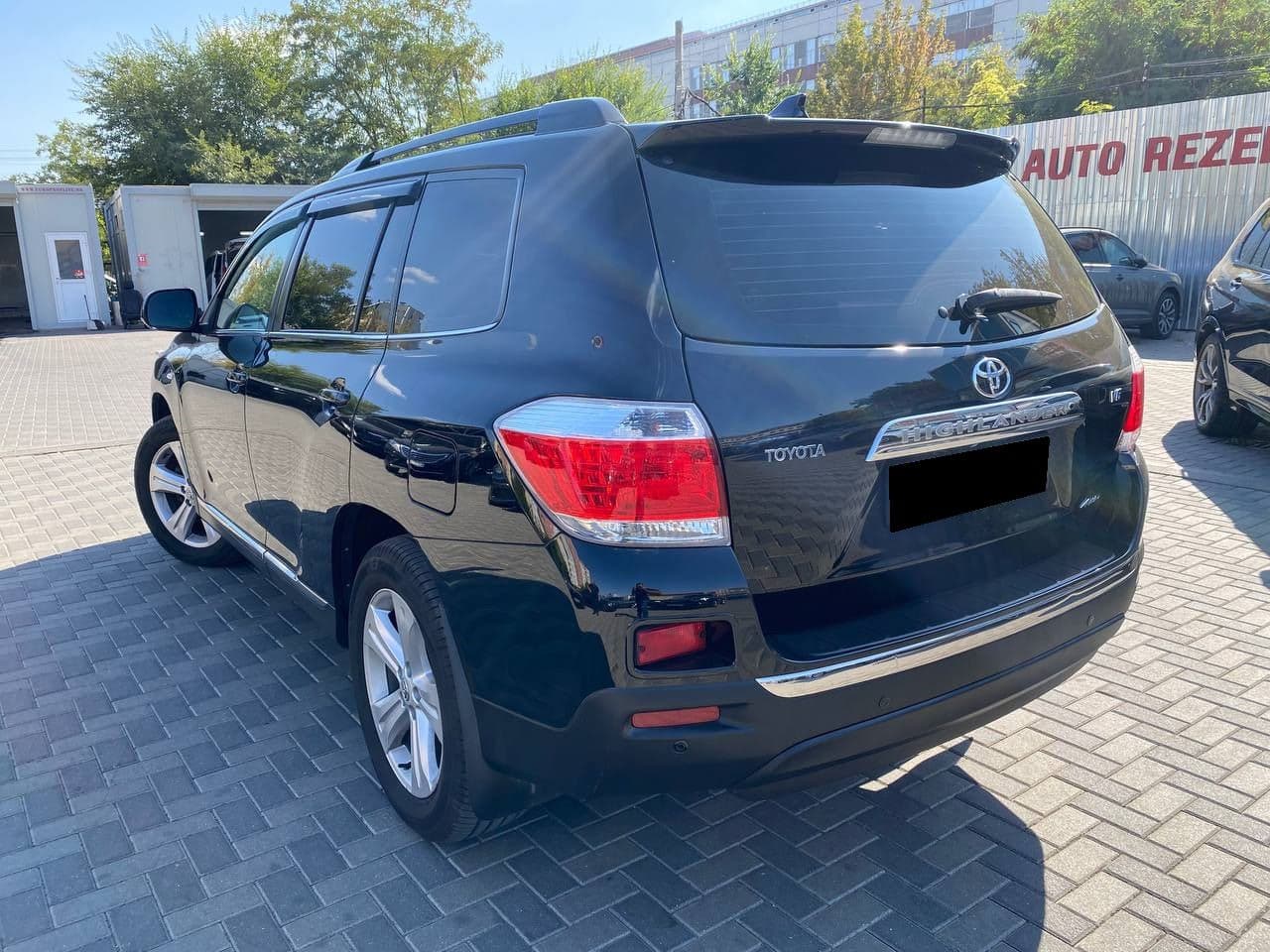 2011 Toyota Highlander — Miniatură 2