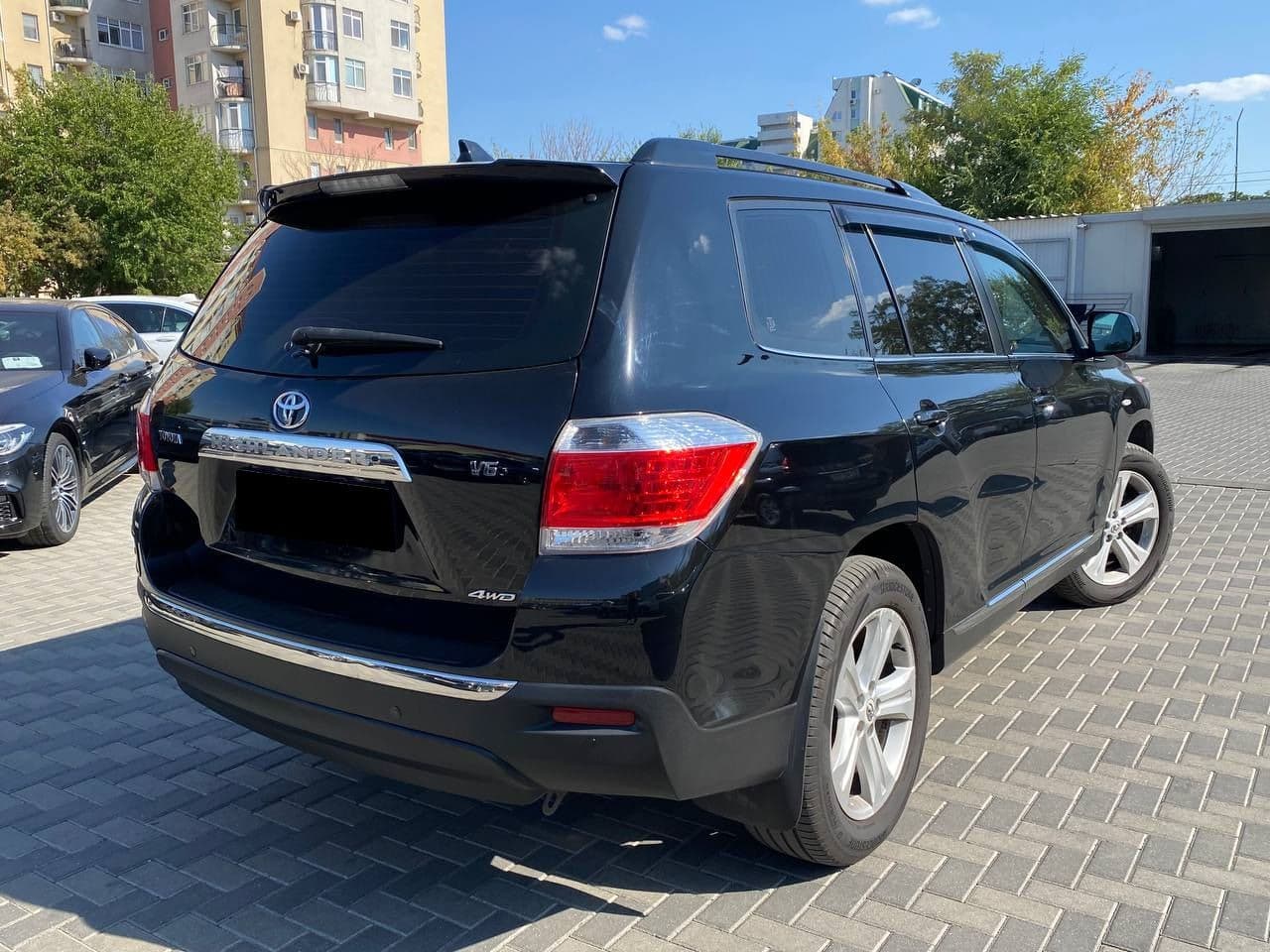 2011 Toyota Highlander — Miniatură 4