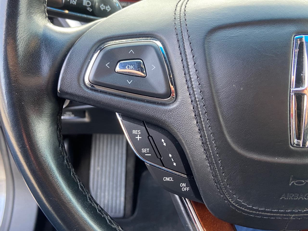 2017 Lincoln MKZ — Miniatură 10