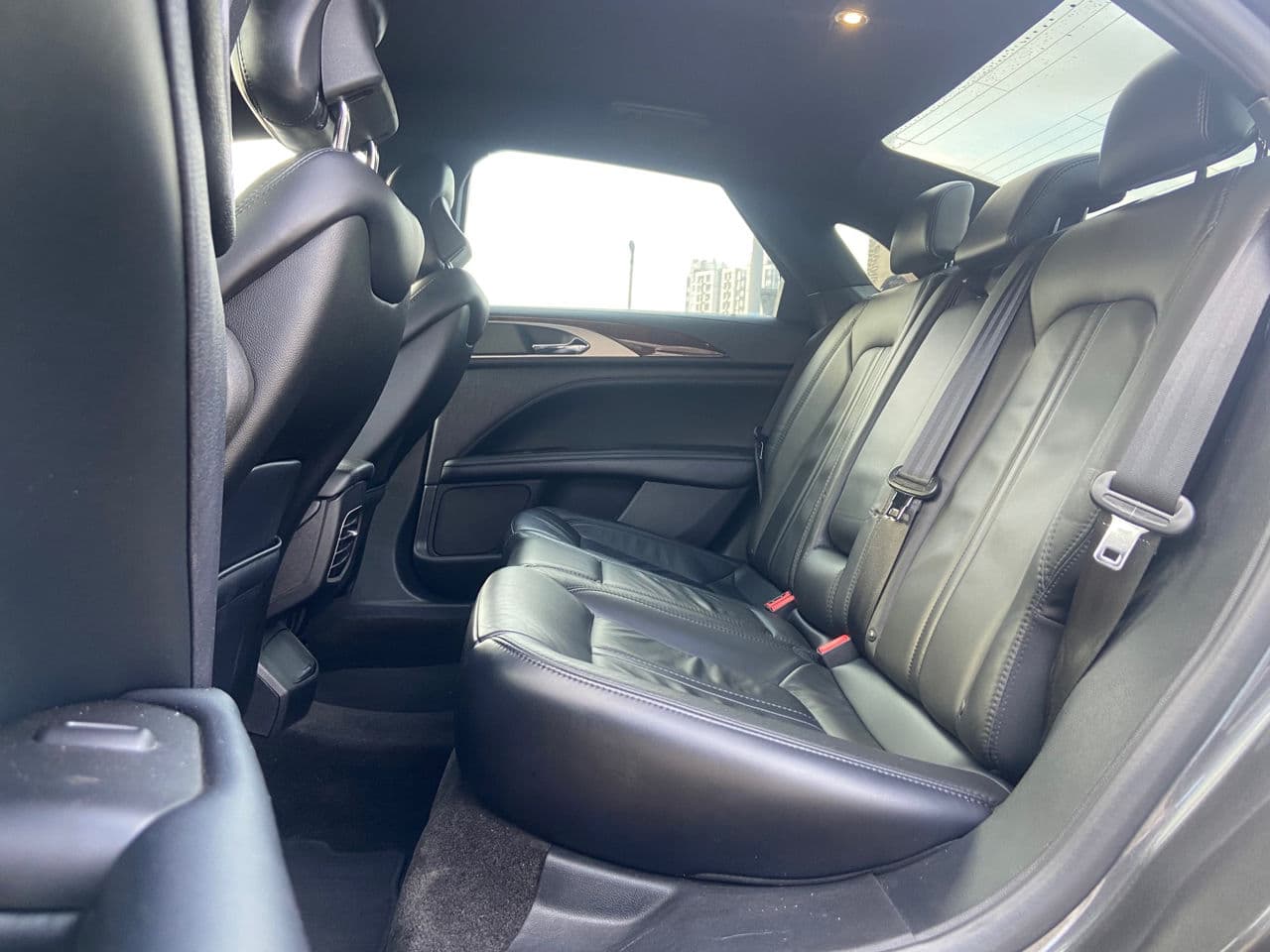 2017 Lincoln MKZ — Miniatură 18