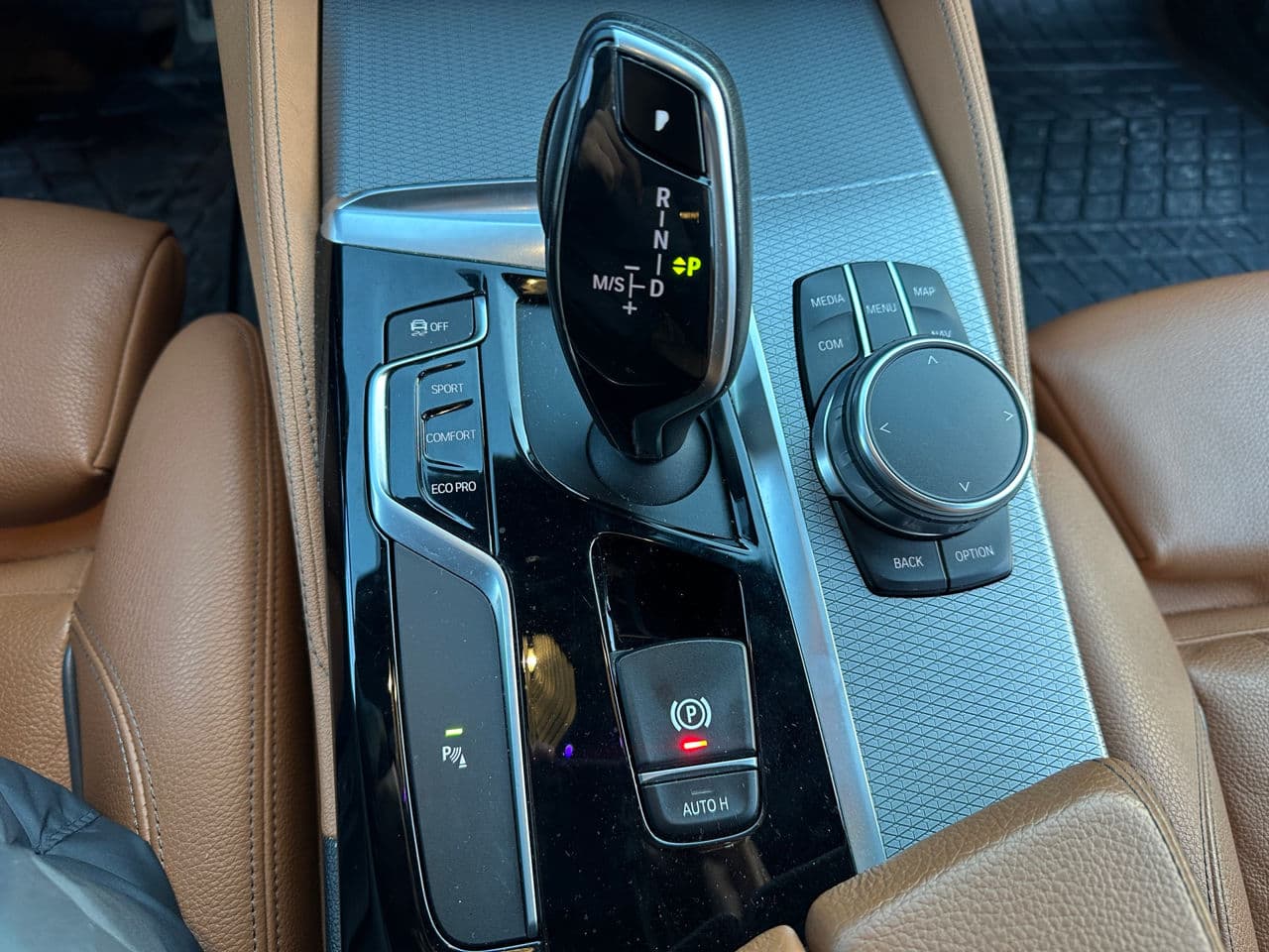 BMW 520 2017 — Миниатюра 11