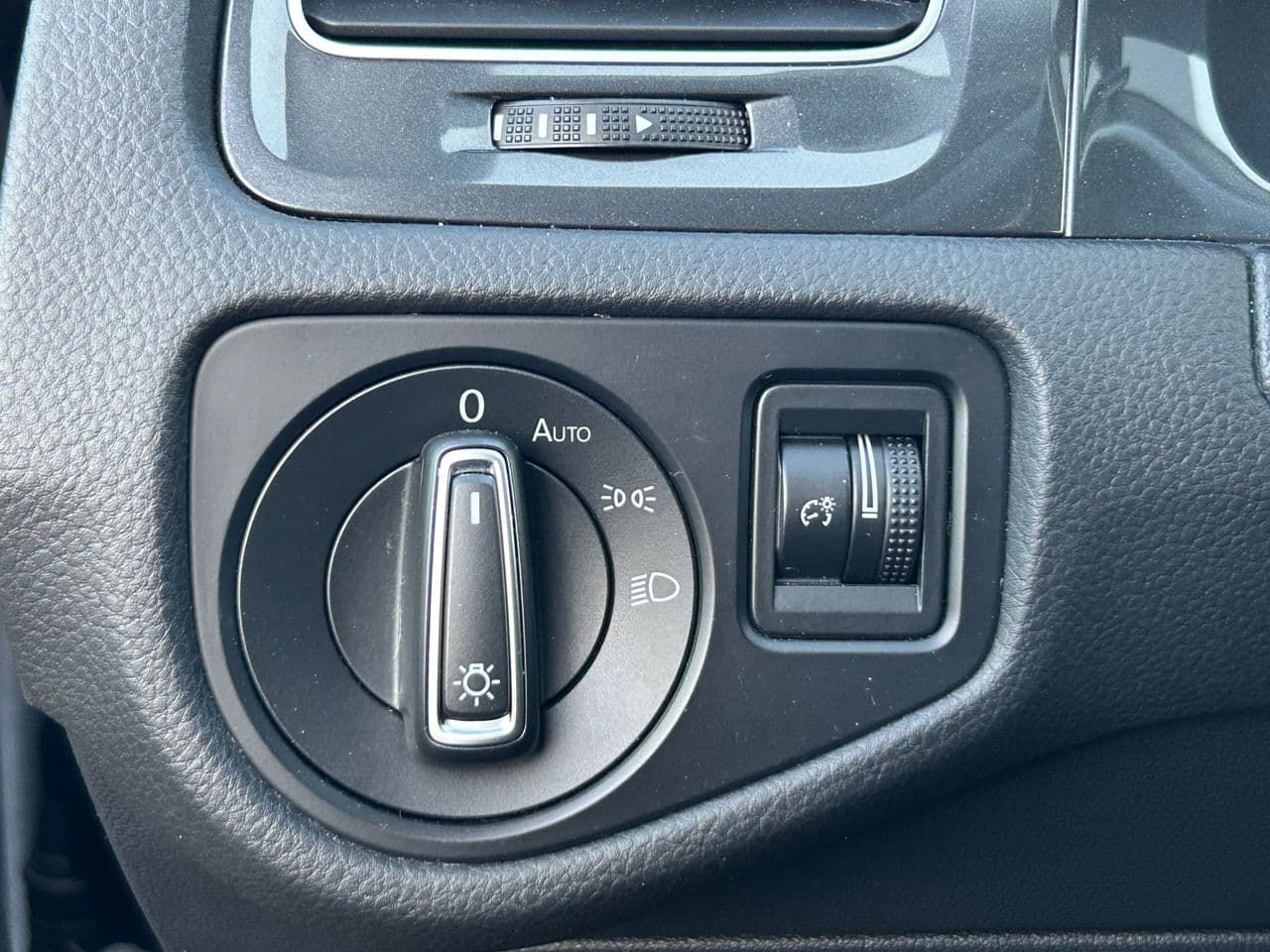 Volkswagen Golf 2019 — Миниатюра 10
