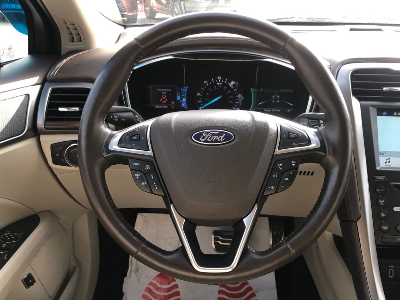 2017 Ford Fusion — Miniatură 10