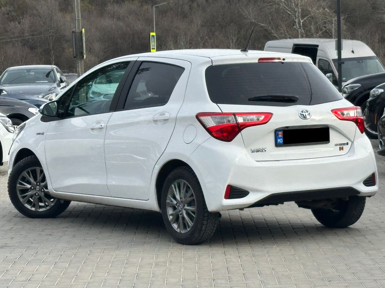 2019 Toyota Yaris — Miniatură 4