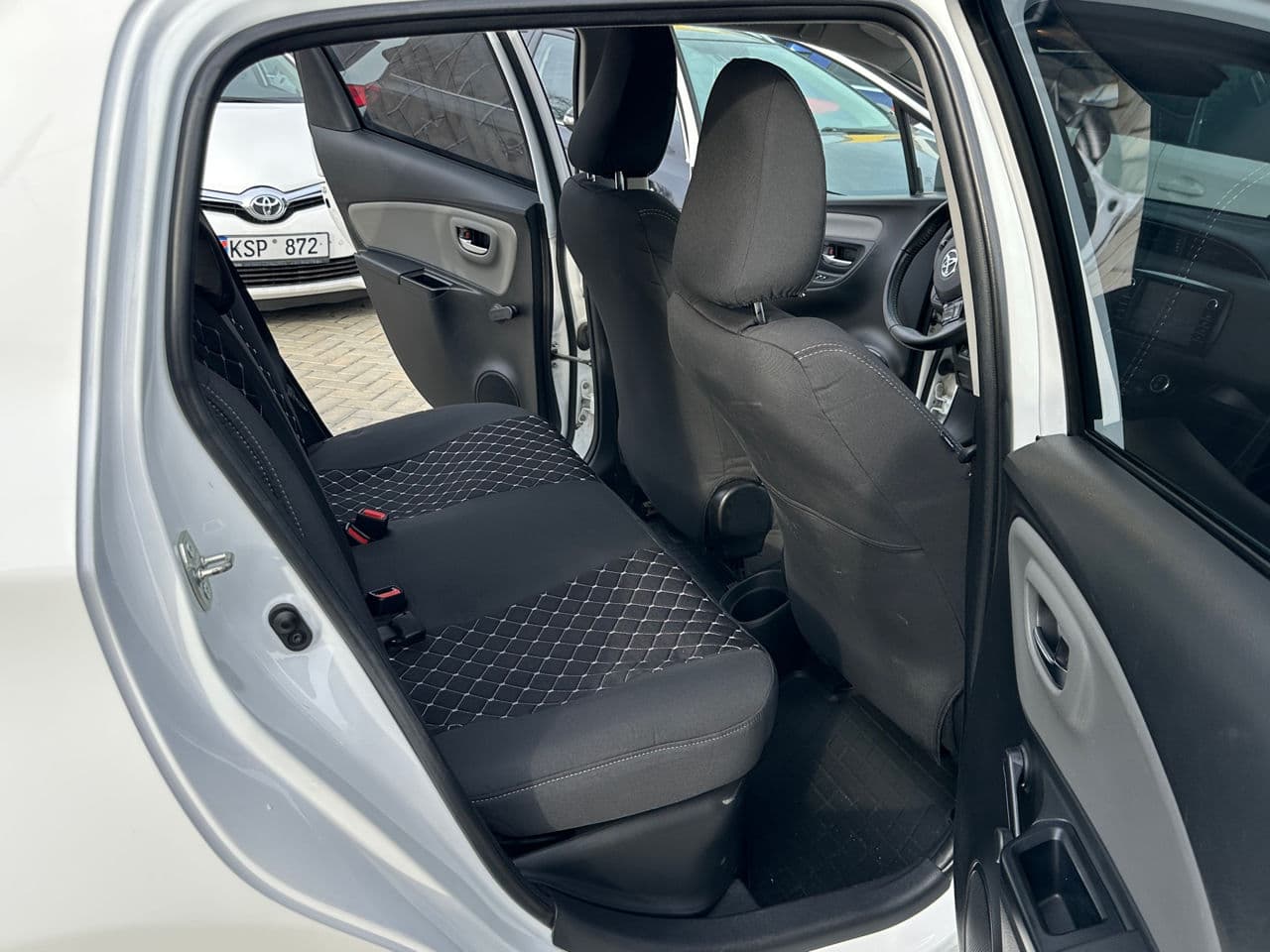 2019 Toyota Yaris — Miniatură 14