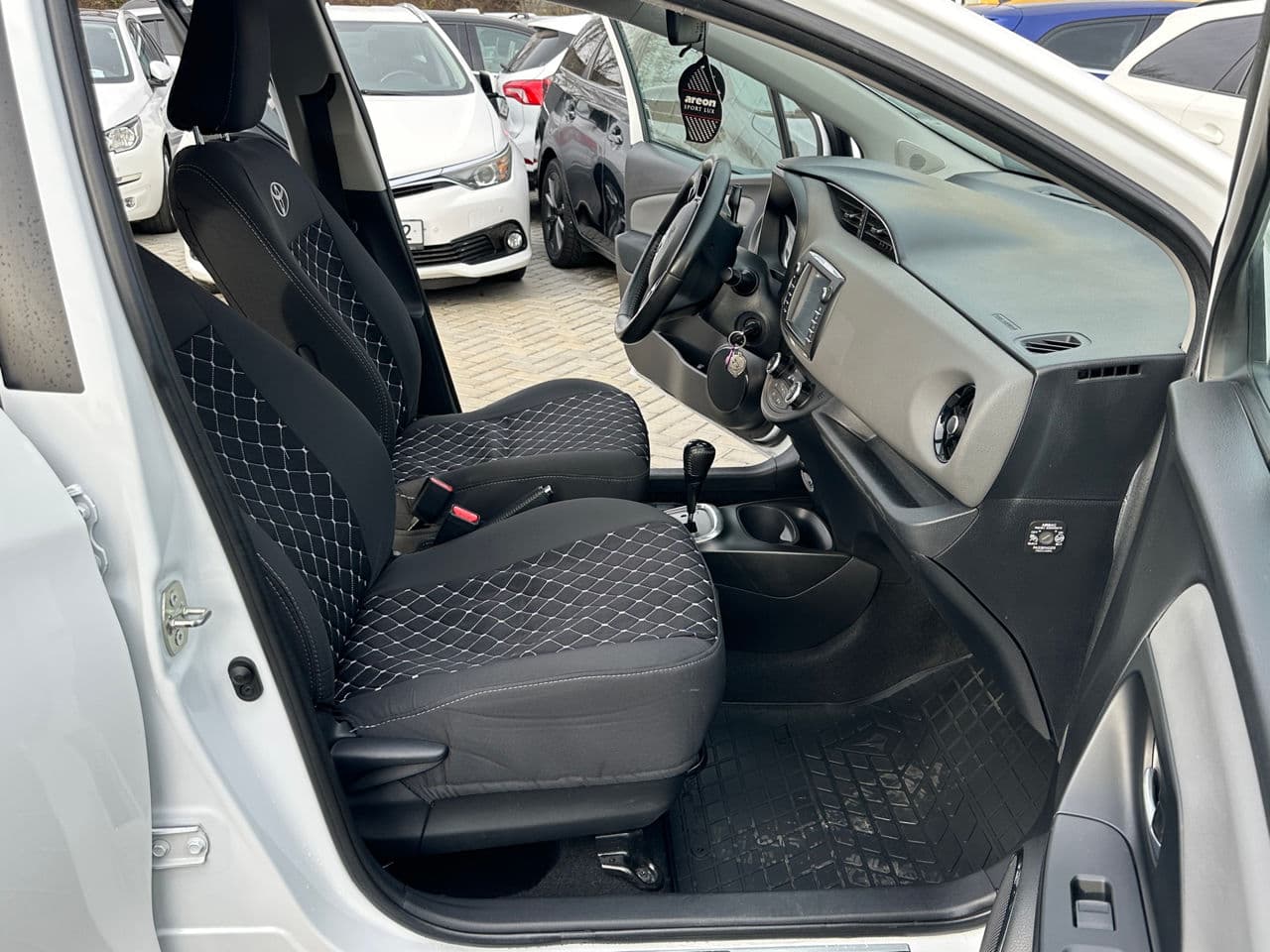 2019 Toyota Yaris — Miniatură 15