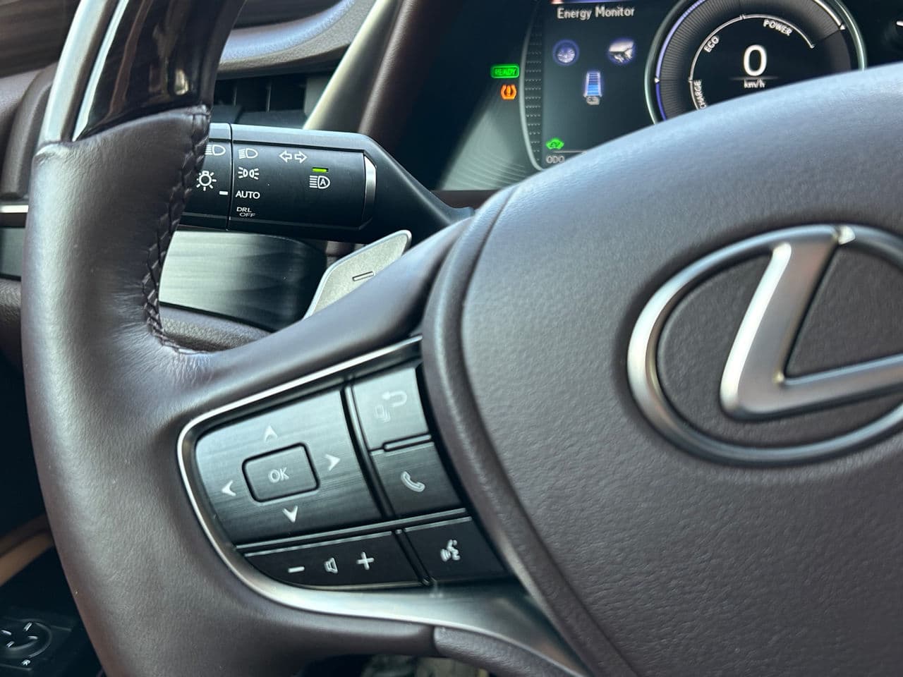 Lexus ES 300h 2018 — Миниатюра 9