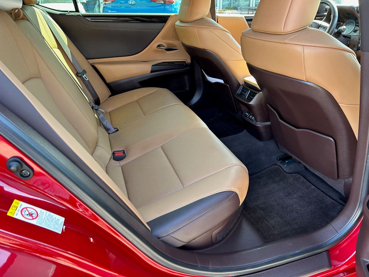 Lexus ES 300h 2018 — Миниатюра 16