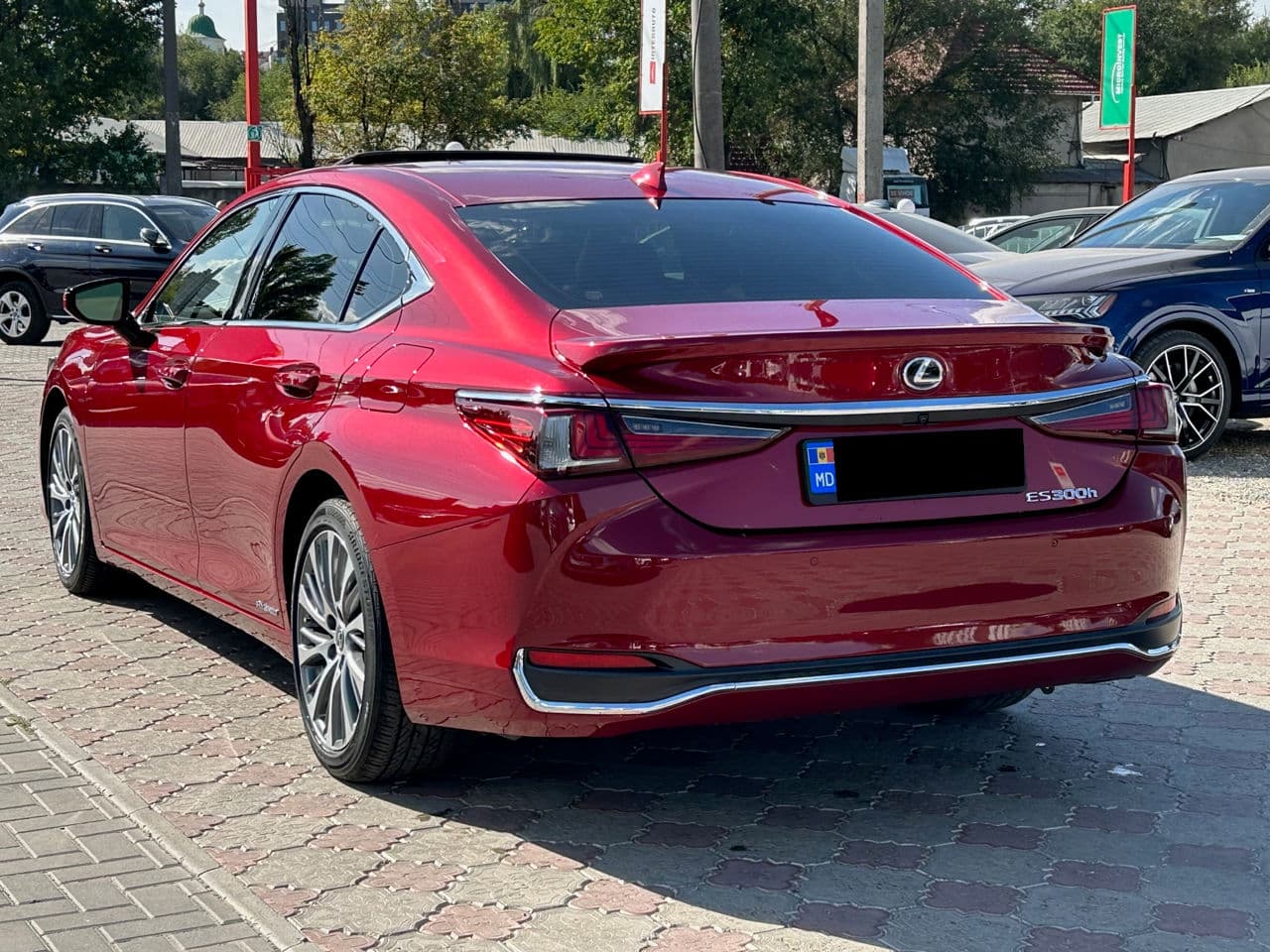 Lexus ES 300h 2018 — Миниатюра 2