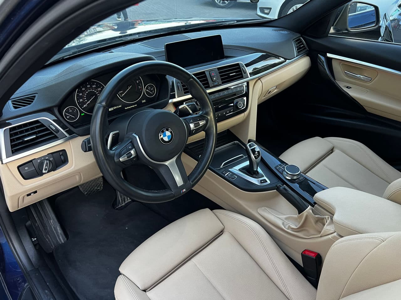 2018 BMW 330E — Miniatură 7