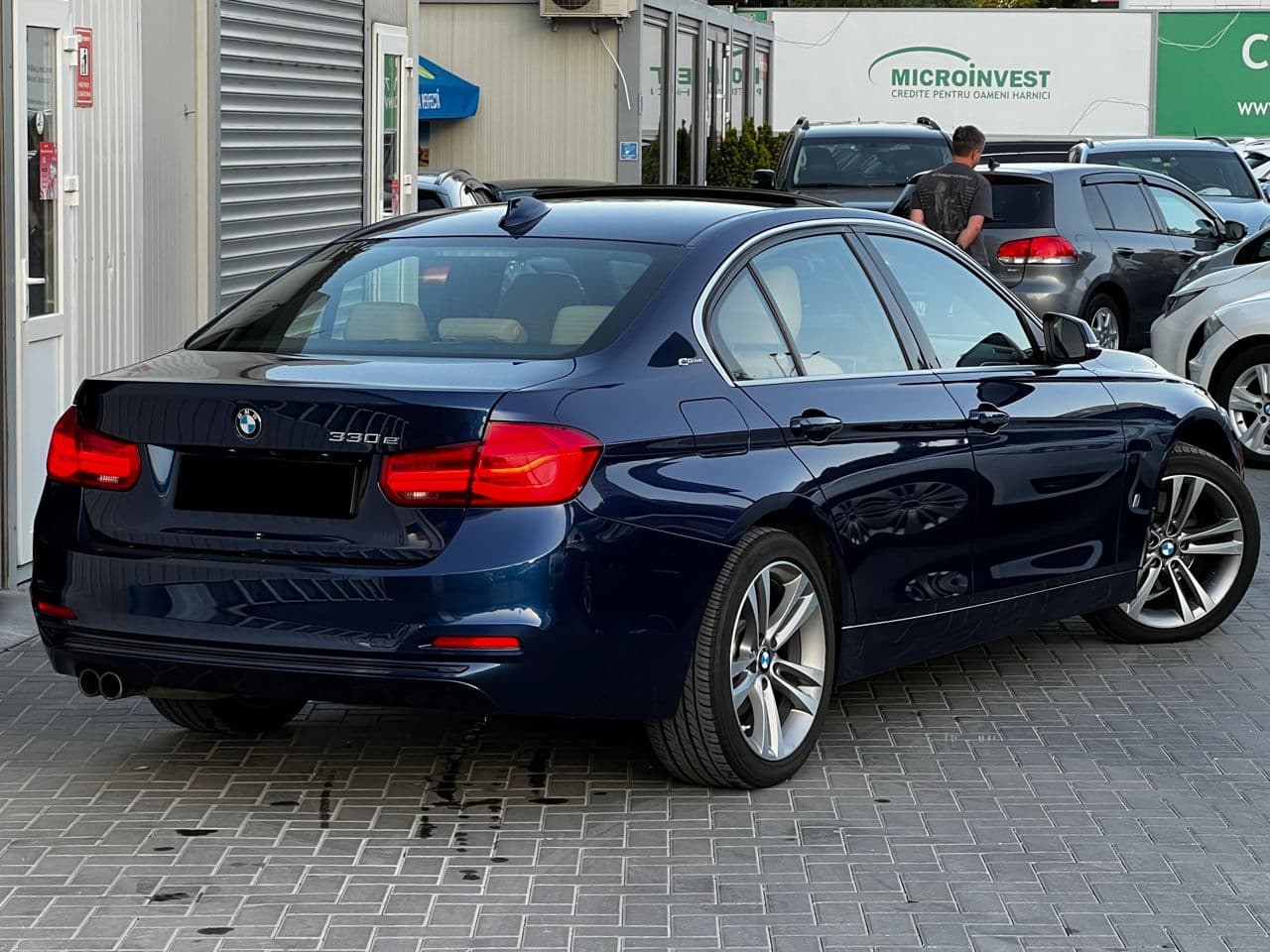2018 BMW 330E — Miniatură 3
