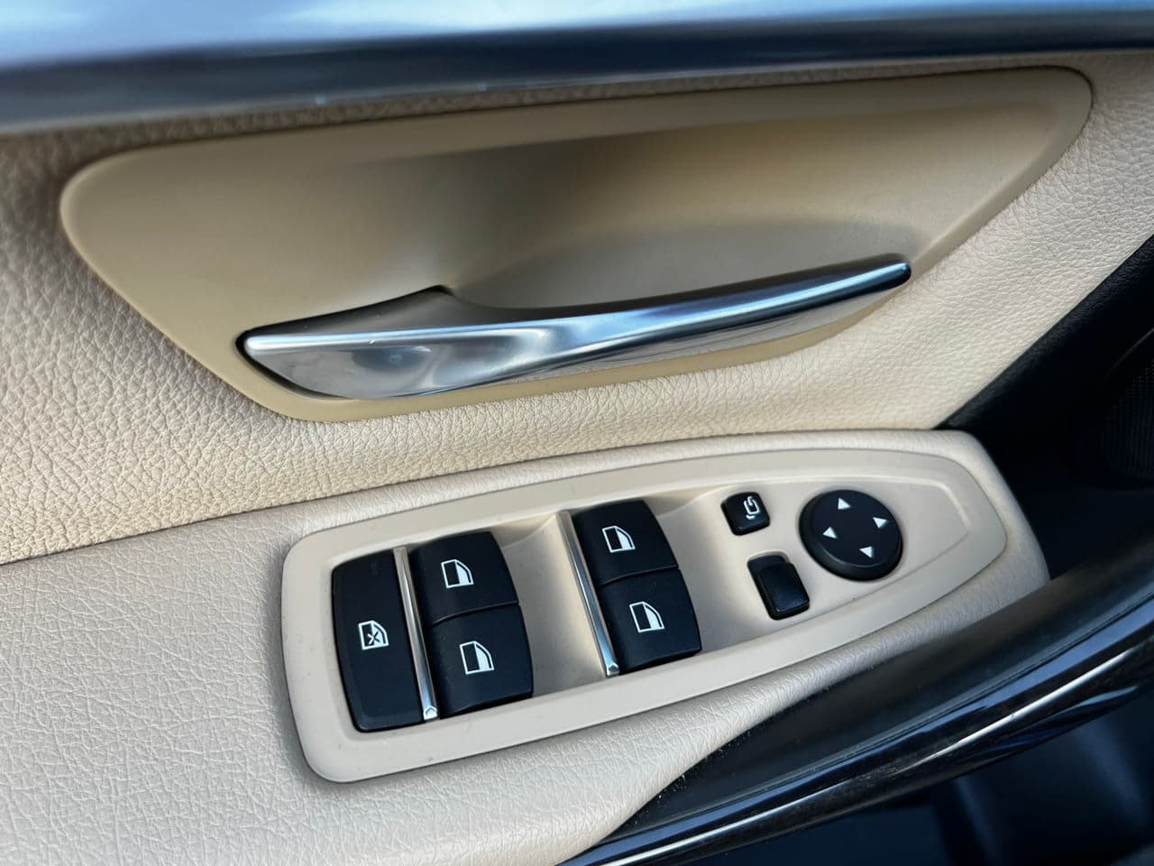 2018 BMW 330E — Miniatură 15
