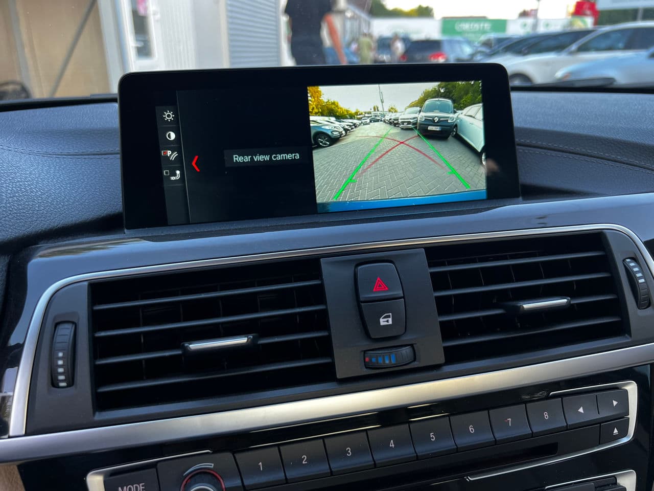 2018 BMW 330E — Miniatură 11