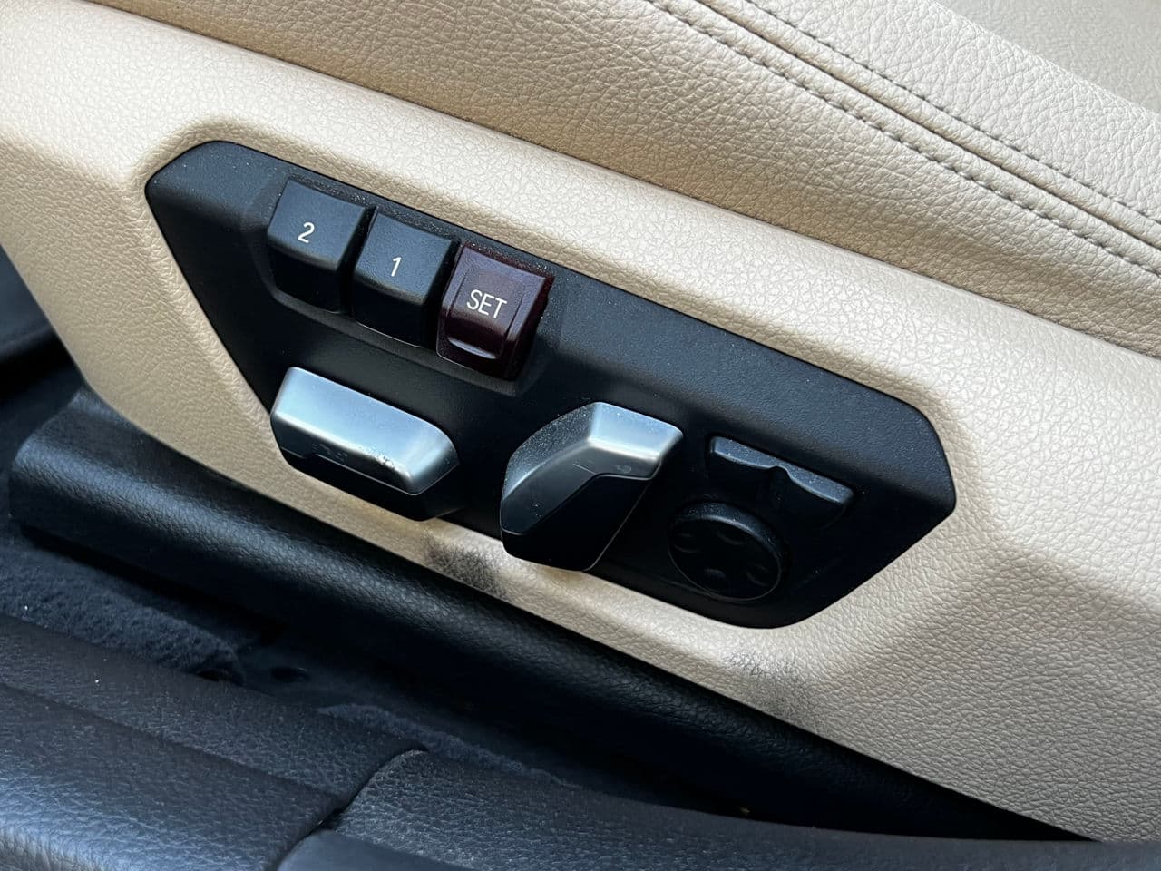 2018 BMW 330E — Miniatură 16