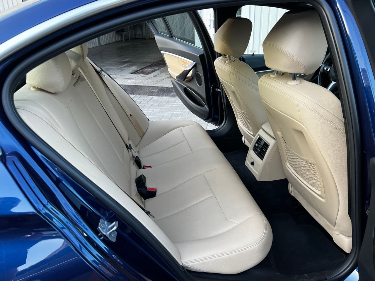 2018 BMW 330E — Miniatură 20