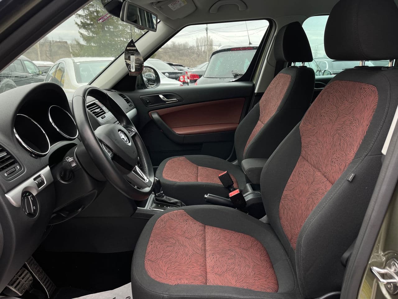 2014 Skoda Yeti — Miniatură 6