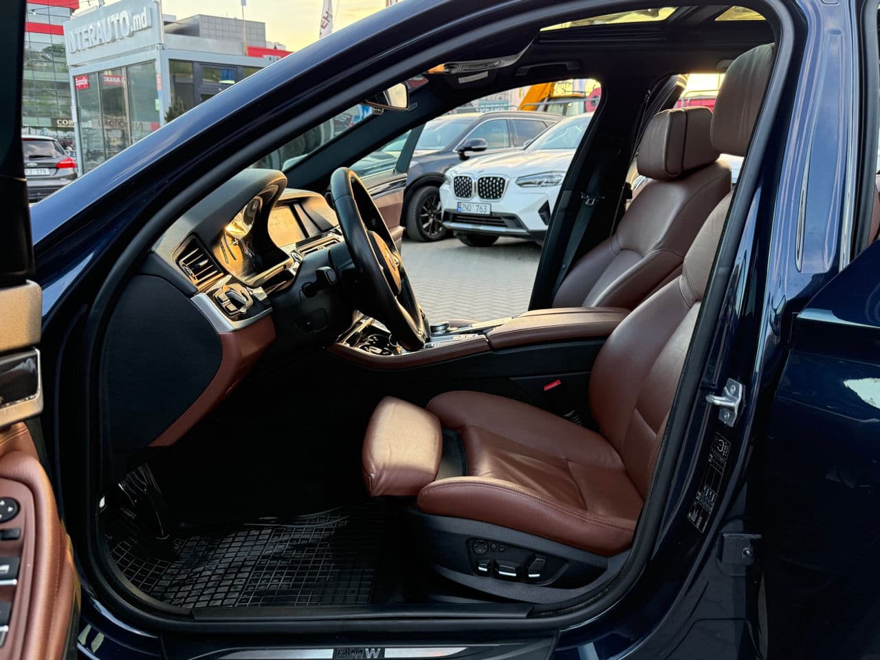 BMW 520 2012 — Миниатюра 5