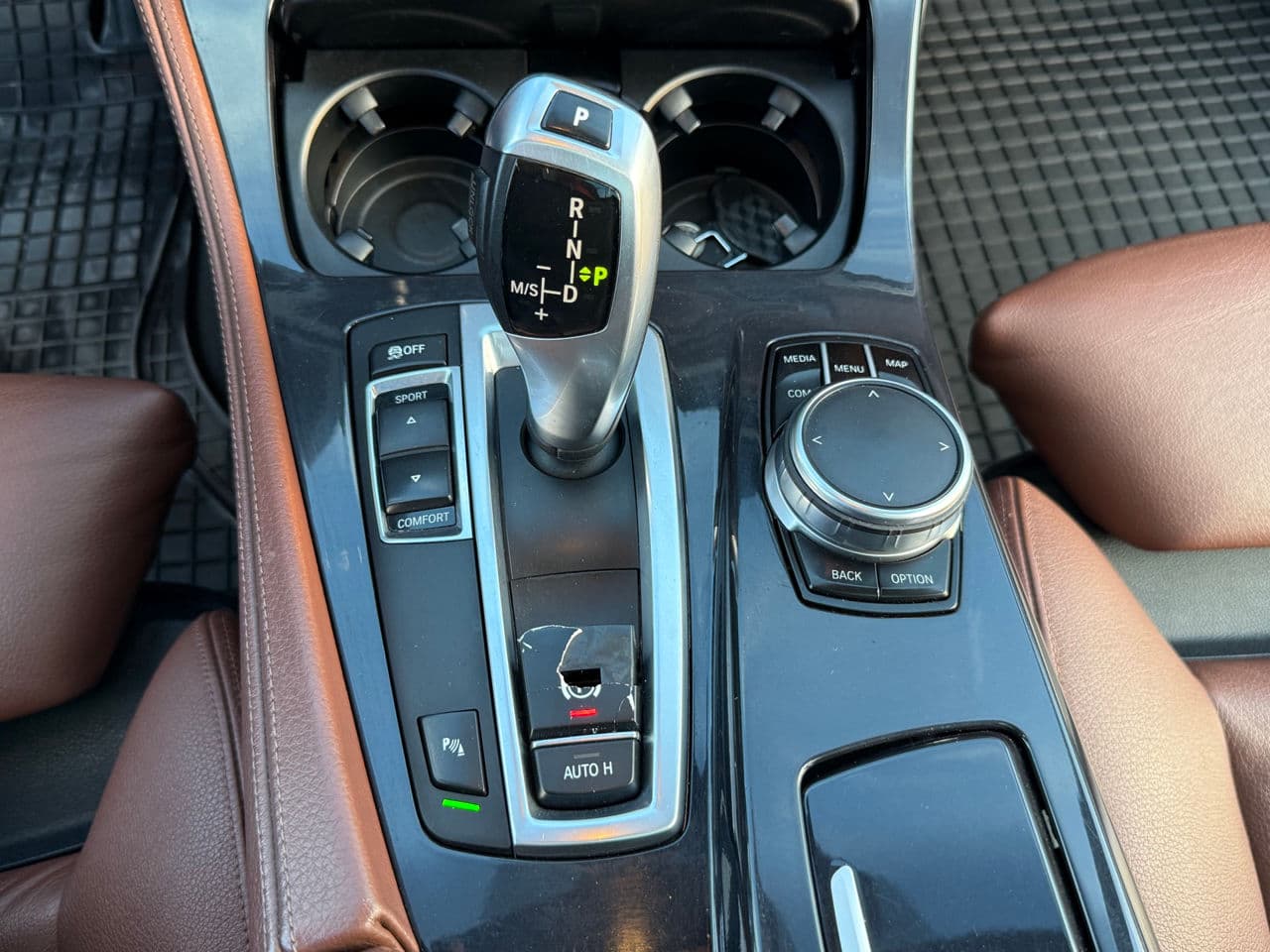 BMW 520 2012 — Миниатюра 11