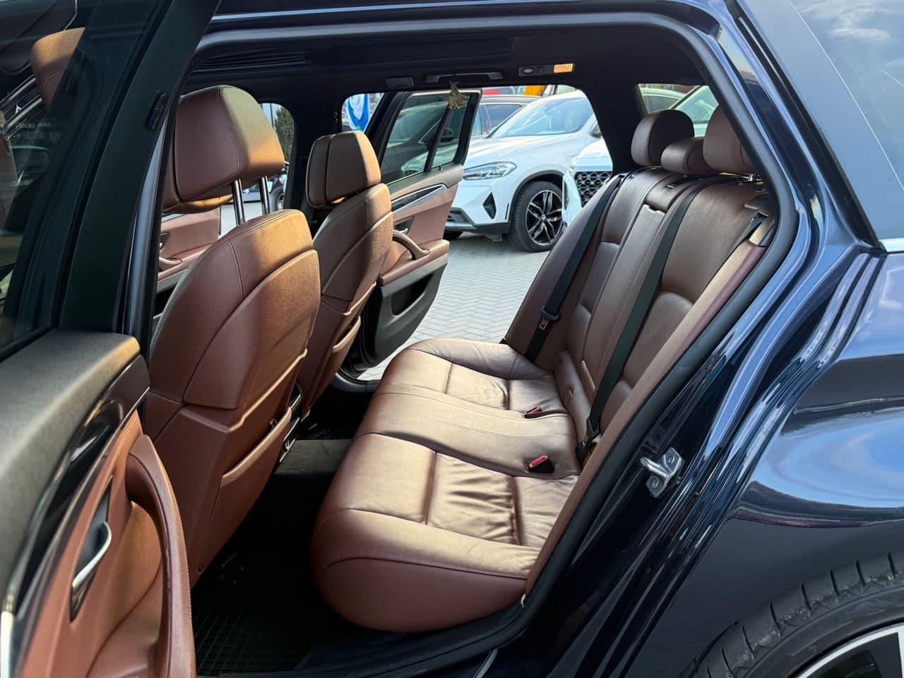 BMW 520 2012 — Миниатюра 12