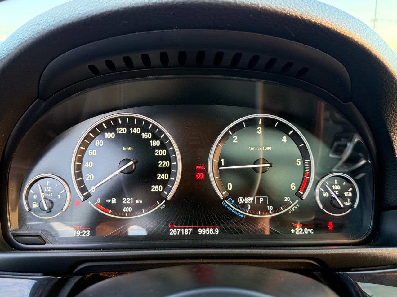 BMW 520 2012 — Миниатюра 8
