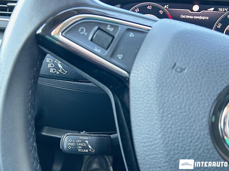 2019 Skoda Superb — Miniatură 9