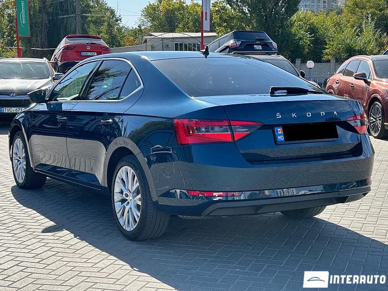 2019 Skoda Superb — Miniatură 2
