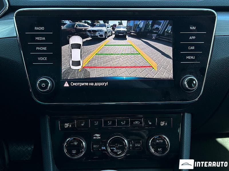 2019 Skoda Superb — Miniatură 12
