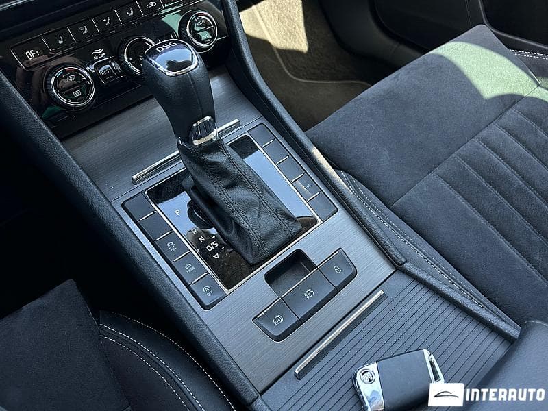 2019 Skoda Superb — Miniatură 14