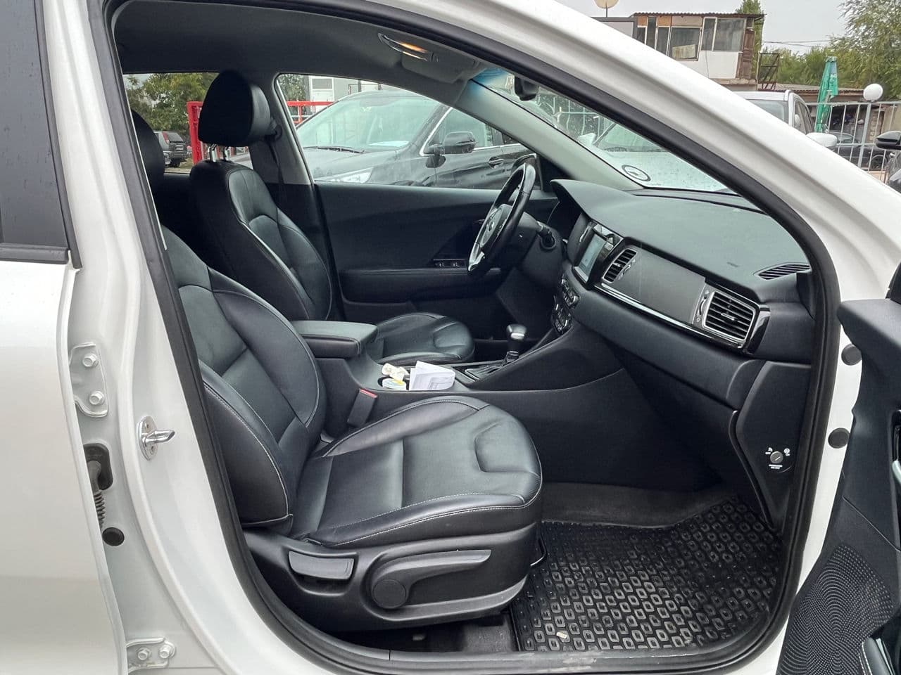 2018 Kia Niro — Miniatură 21